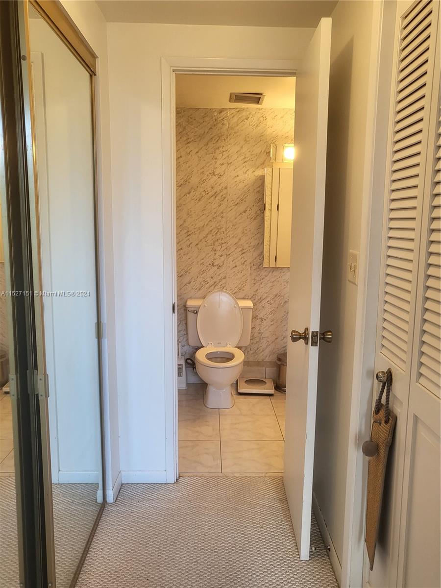 4330 Hillcrest Dr 405, Hollywood, Florida 33021, 1 Bedroom Bedrooms, ,1 BathroomBathrooms,Residential,For Sale,4330 Hillcrest Dr 405,A11527151