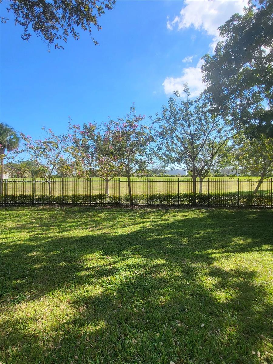 4330 Hillcrest Dr 405, Hollywood, Florida 33021, 1 Bedroom Bedrooms, ,1 BathroomBathrooms,Residential,For Sale,4330 Hillcrest Dr 405,A11527151