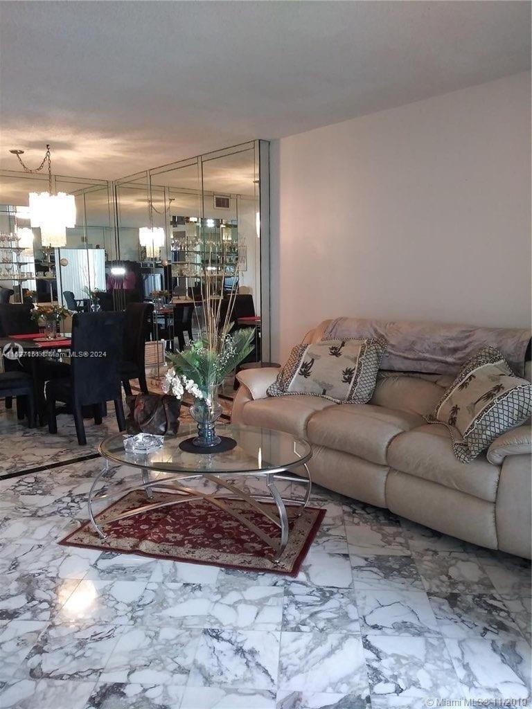 4330 Hillcrest Dr 405, Hollywood, Florida 33021, 1 Bedroom Bedrooms, ,1 BathroomBathrooms,Residential,For Sale,4330 Hillcrest Dr 405,A11527151