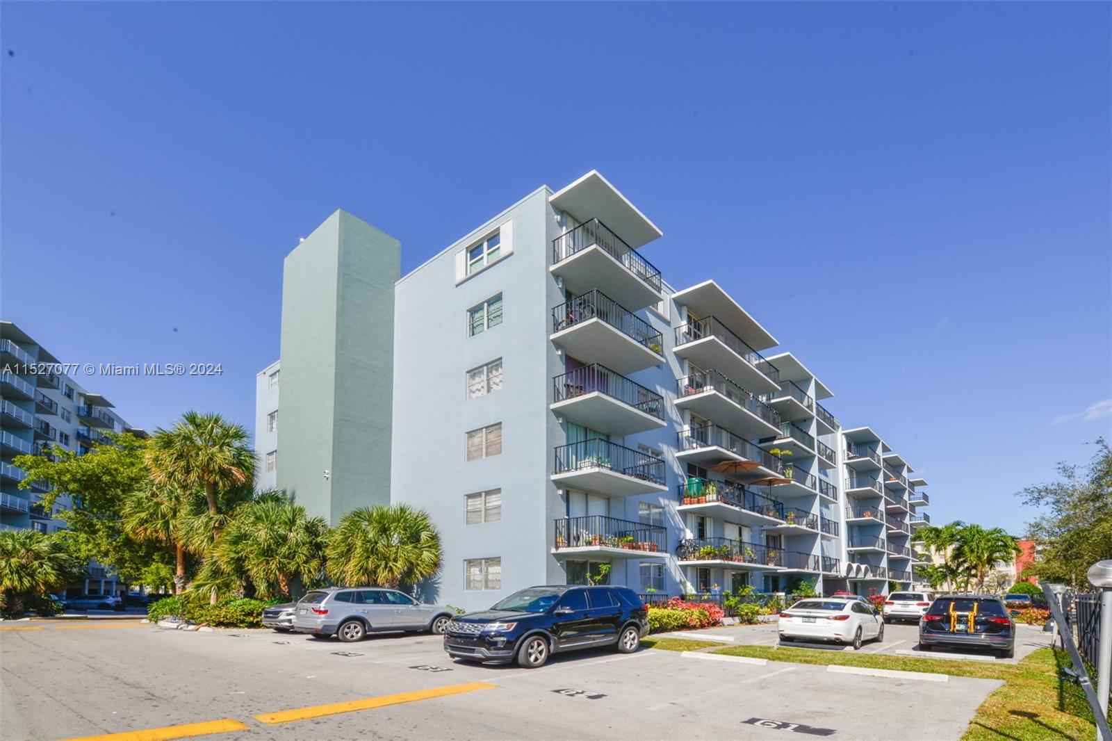 12500 NE 15th Ave #503 For Sale A11527077, FL