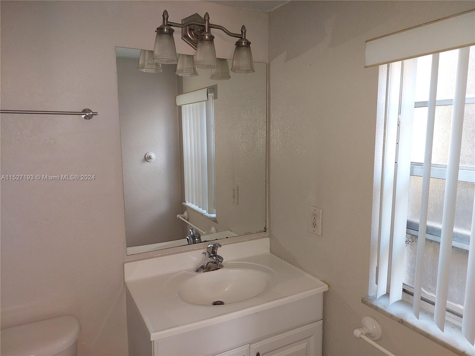 1405 Miami Rd, Fort Lauderdale, FL, 33316 United States, 1 Bedroom Bedrooms, ,1 BathroomBathrooms,Residential,For Sale,Miami Rd,A11527193