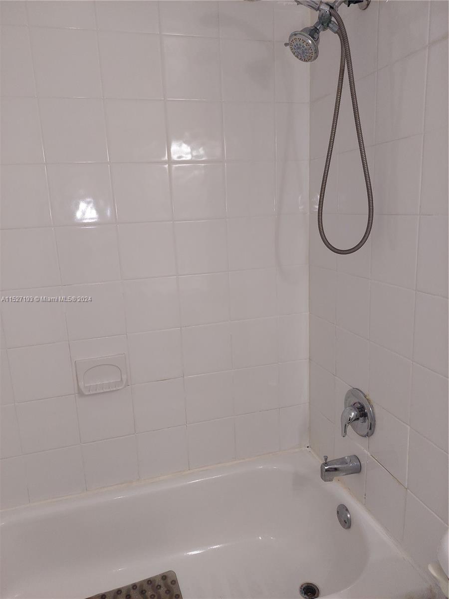 1405 Miami Rd, Fort Lauderdale, FL, 33316 United States, 1 Bedroom Bedrooms, ,1 BathroomBathrooms,Residential,For Sale,Miami Rd,A11527193