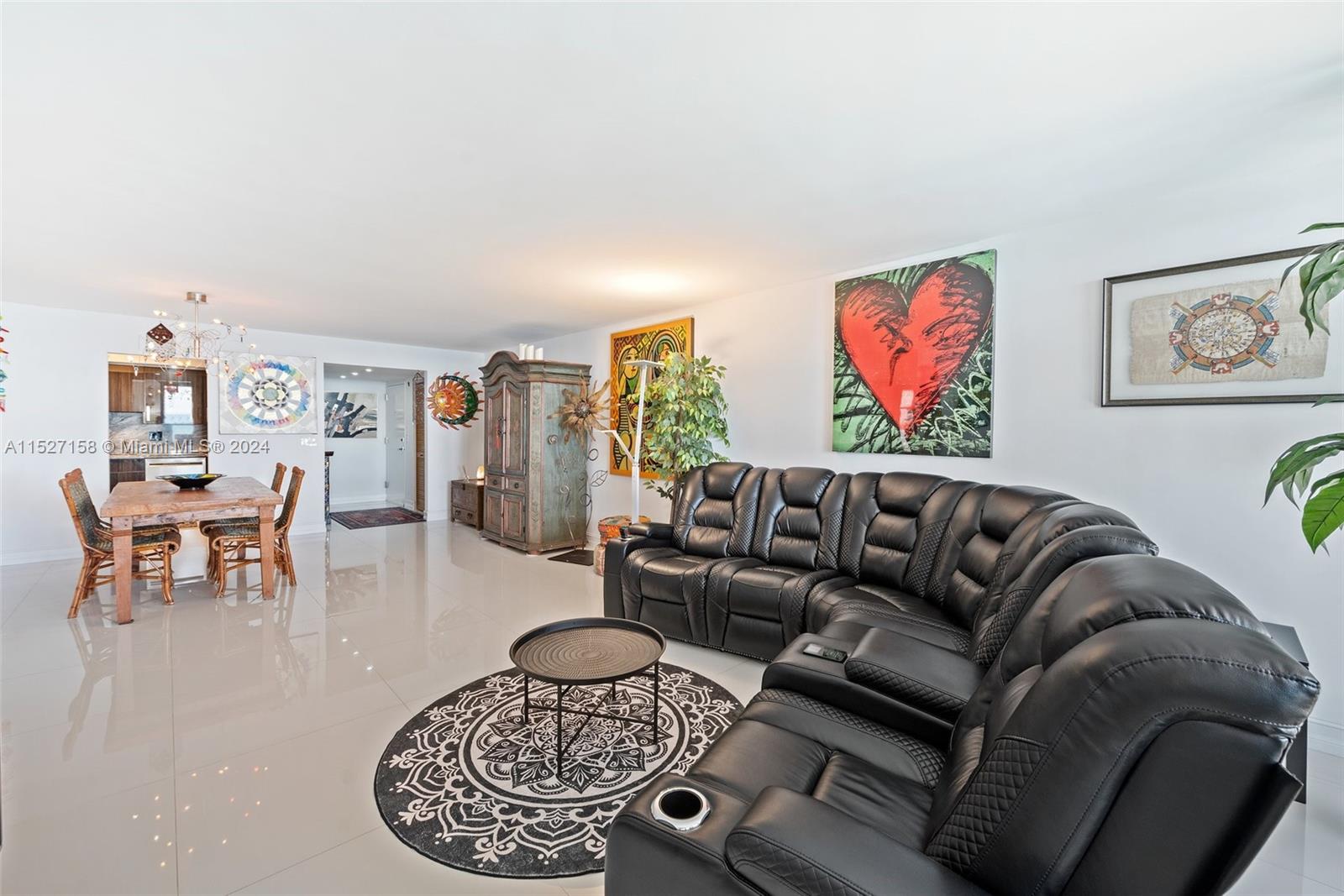 Hollywood, Florida 33019, 2 Bedrooms Bedrooms, ,2 BathroomsBathrooms,Residential,For Sale,A11527158