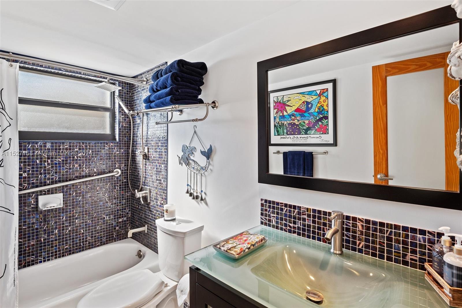 Hollywood, Florida 33019, 2 Bedrooms Bedrooms, ,2 BathroomsBathrooms,Residential,For Sale,A11527158