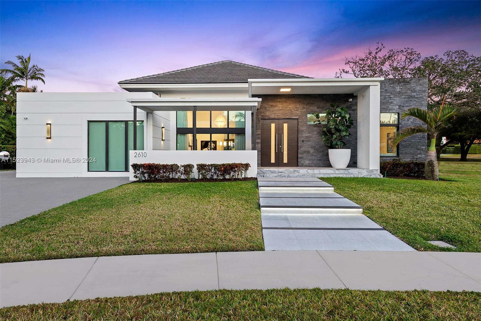 2610 Oak Park Dr, Davie, FL, 33330 United States, 5 Bedrooms Bedrooms, ,5 BathroomsBathrooms,Residential,For Sale,Oak Park Dr,A11523943