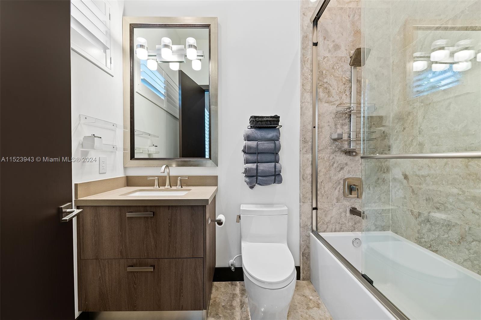 2610 Oak Park Dr, Davie, FL, 33330 United States, 5 Bedrooms Bedrooms, ,5 BathroomsBathrooms,Residential,For Sale,Oak Park Dr,A11523943