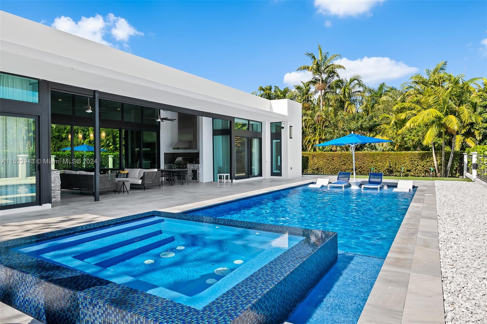 2610 Oak Park Dr, Davie, FL, 33330 United States, 5 Bedrooms Bedrooms, ,5 BathroomsBathrooms,Residential,For Sale,Oak Park Dr,A11523943