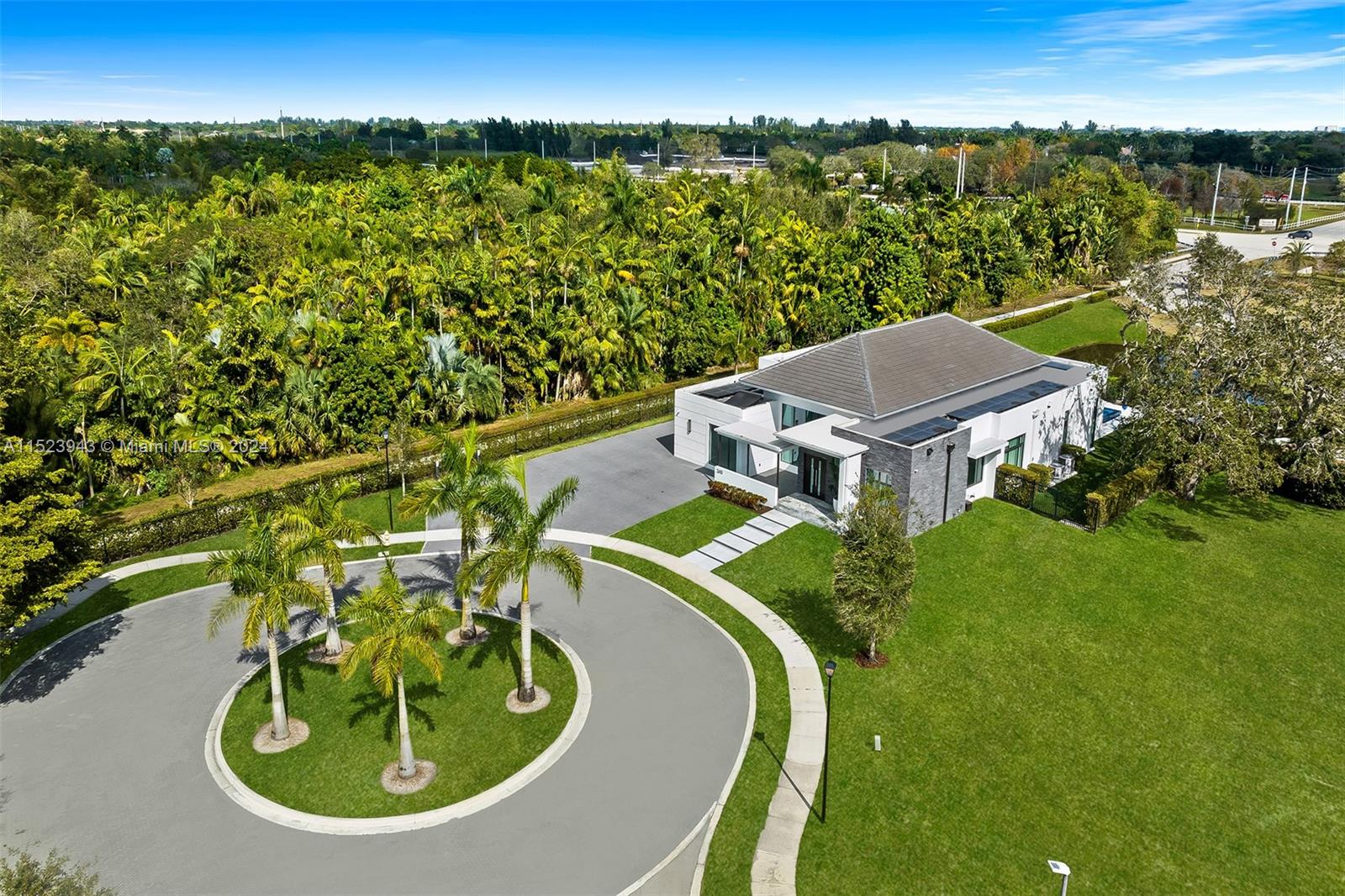 2610 Oak Park Dr, Davie, FL, 33330 United States, 5 Bedrooms Bedrooms, ,5 BathroomsBathrooms,Residential,For Sale,Oak Park Dr,A11523943