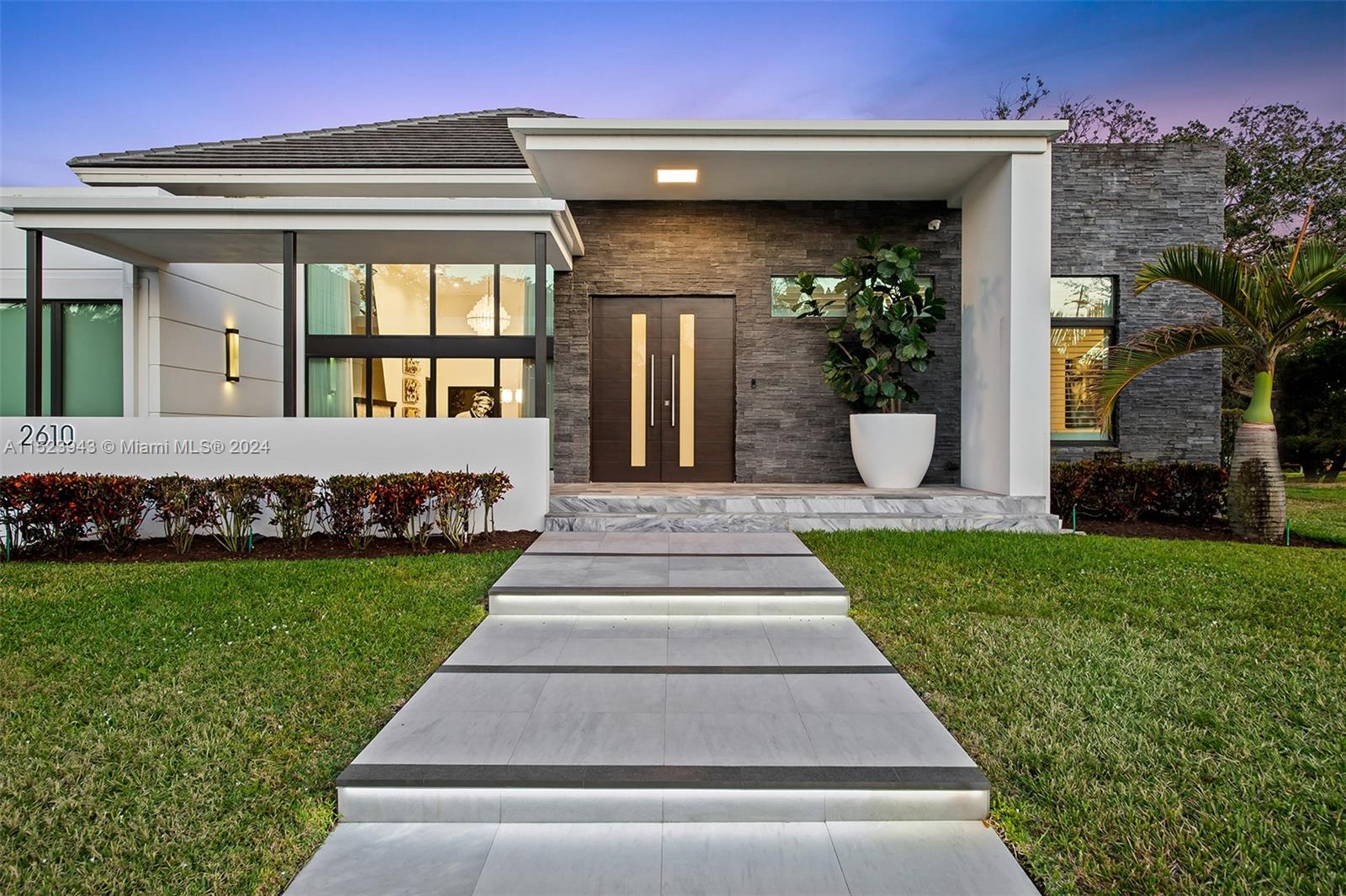 2610 Oak Park Dr, Davie, FL, 33330 United States, 5 Bedrooms Bedrooms, ,5 BathroomsBathrooms,Residential,For Sale,Oak Park Dr,A11523943