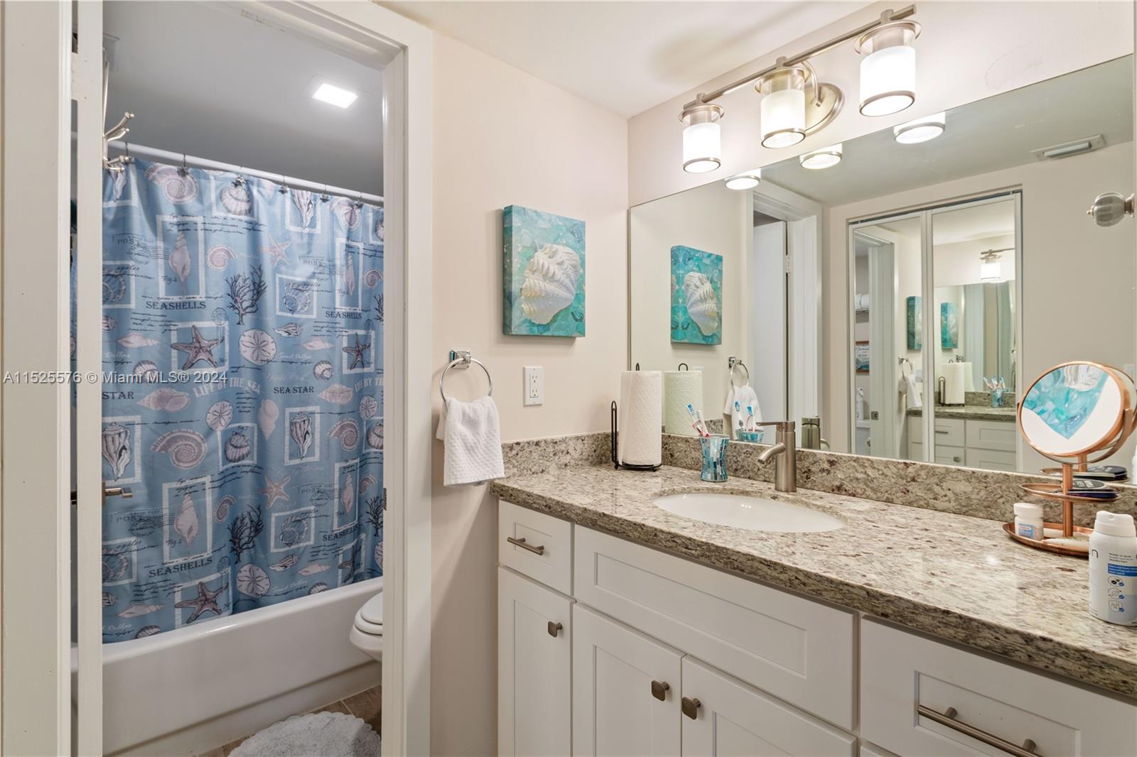 901 Colony Point Cir, Pembroke Pines, FL, 33026 United States, 2 Bedrooms Bedrooms, ,2 BathroomsBathrooms,Residential,For Sale,Colony Point Cir,A11525576