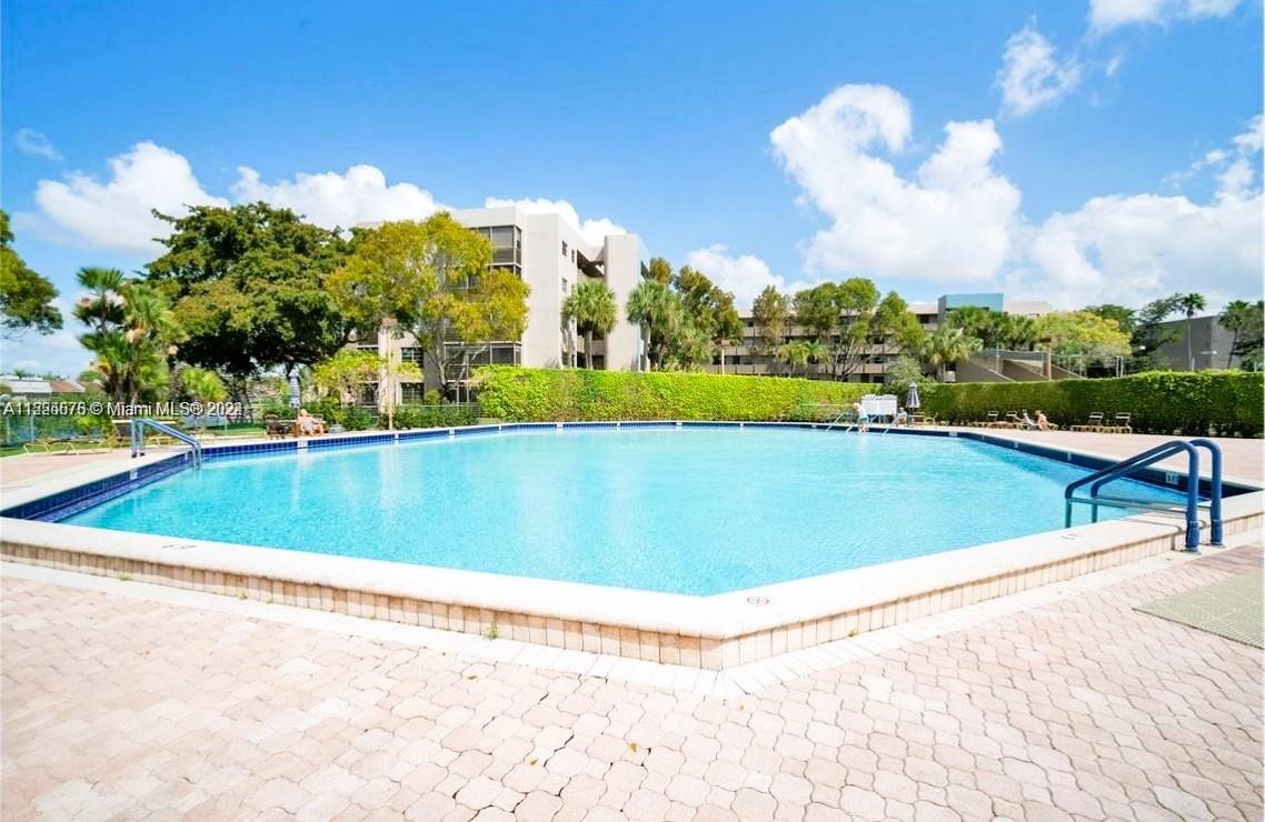 901 Colony Point Cir, Pembroke Pines, FL, 33026 United States, 2 Bedrooms Bedrooms, ,2 BathroomsBathrooms,Residential,For Sale,Colony Point Cir,A11525576