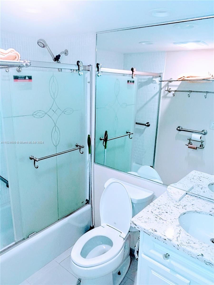 230 174th St 1510, Sunny Isles Beach, Florida 33160, 1 Bedroom Bedrooms, ,2 BathroomsBathrooms,Residential,For Sale,230 174th St 1510,A11524609