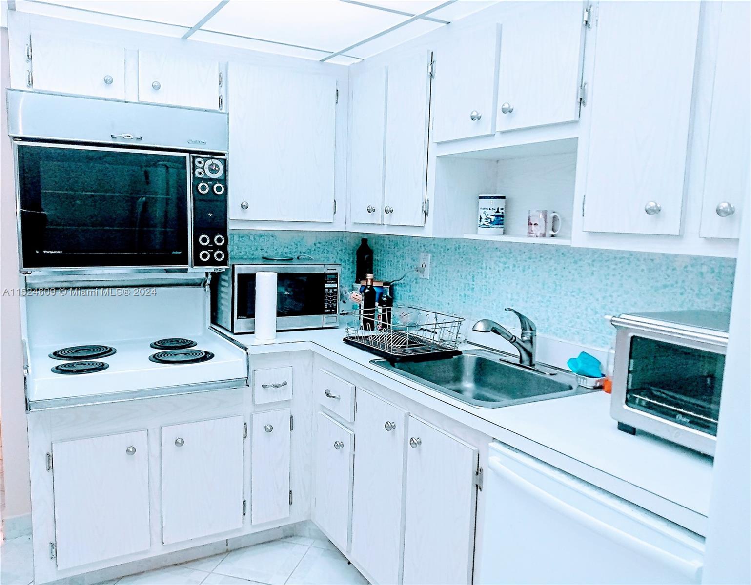 230 174th St 1510, Sunny Isles Beach, Florida 33160, 1 Bedroom Bedrooms, ,2 BathroomsBathrooms,Residential,For Sale,230 174th St 1510,A11524609