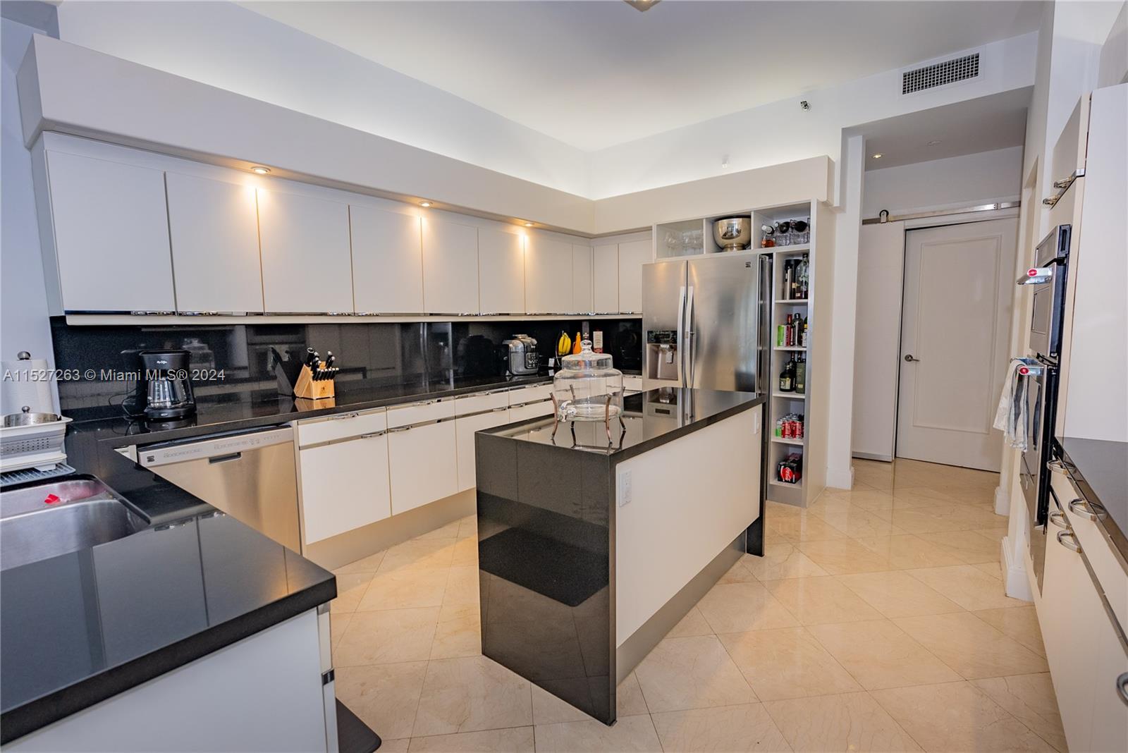 3801 NE 207th St TH8, Aventura, FL 33180, 3 Bedrooms Bedrooms, ,3 BathroomsBathrooms,Residential,For Sale,207th St,A11527263