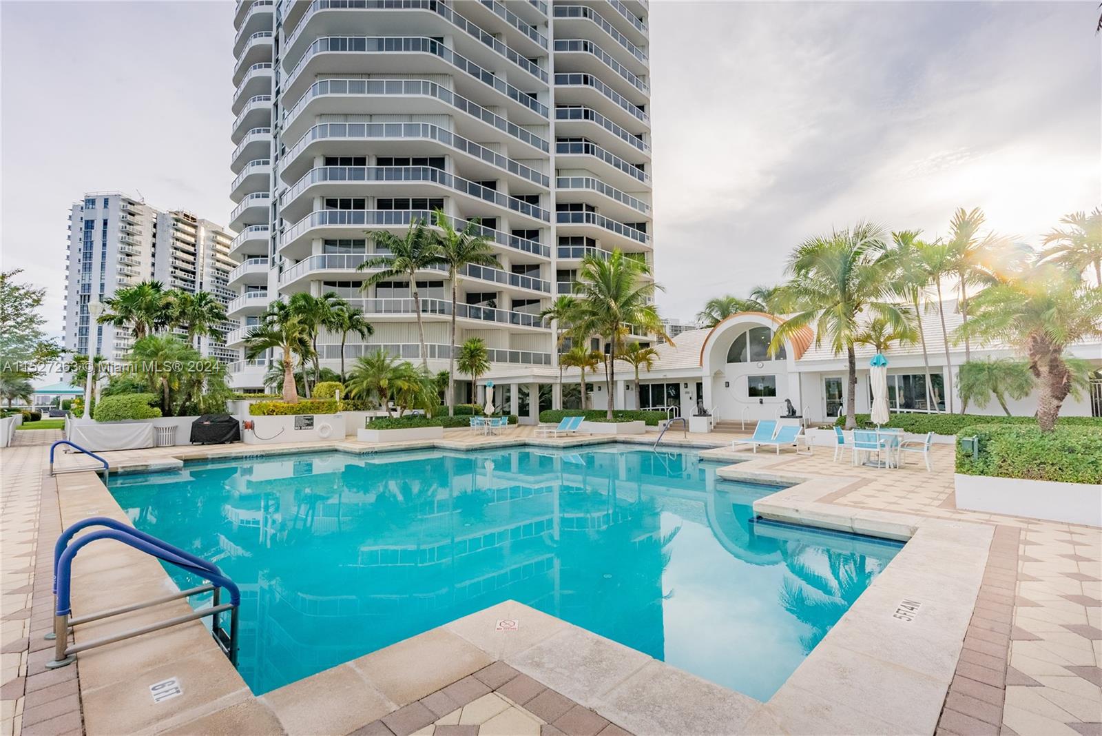 3801 NE 207th St TH8, Aventura, FL 33180, 3 Bedrooms Bedrooms, ,3 BathroomsBathrooms,Residential,For Sale,207th St,A11527263