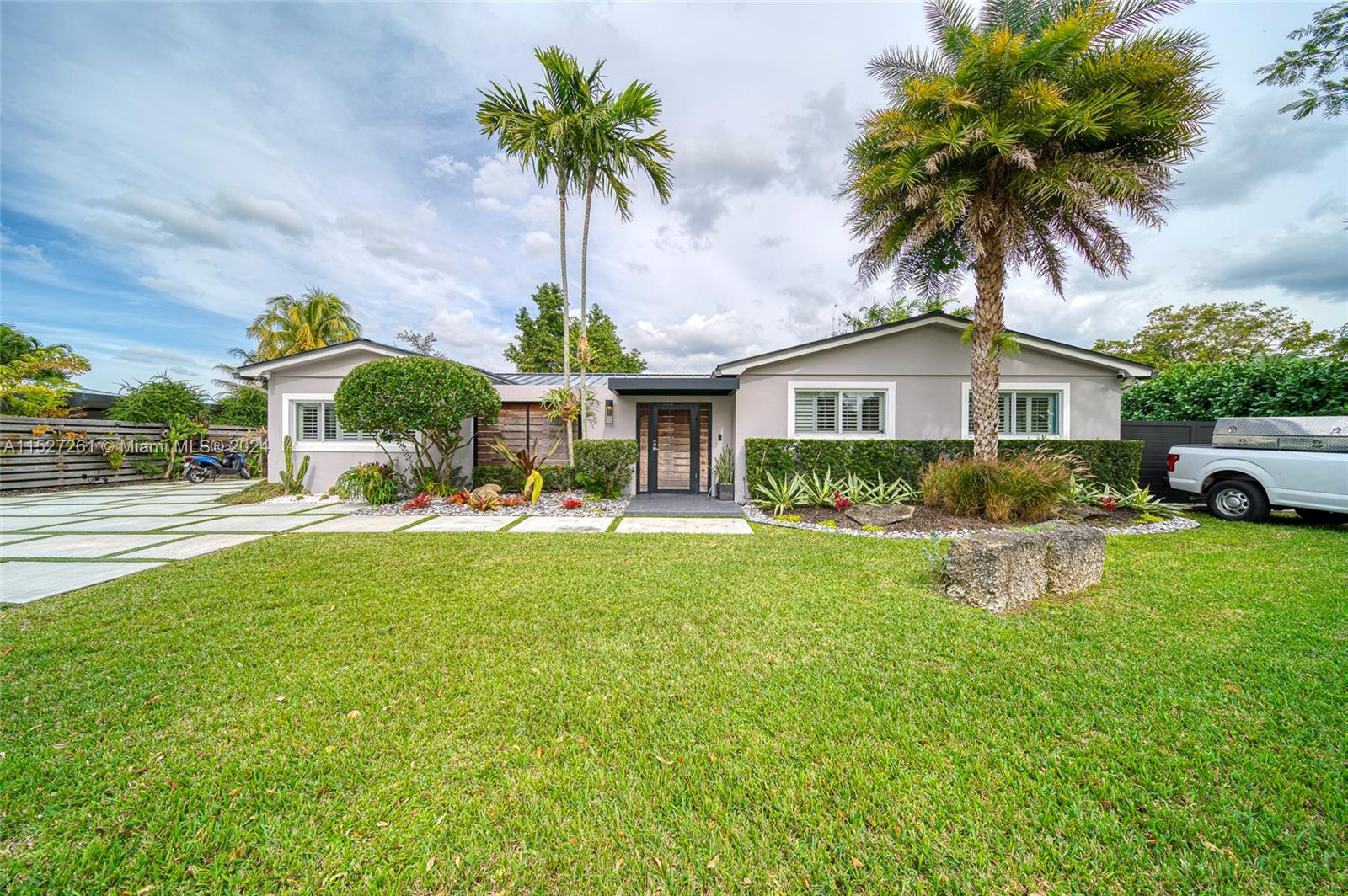 10131 SW 108th St  For Sale A11527261, FL