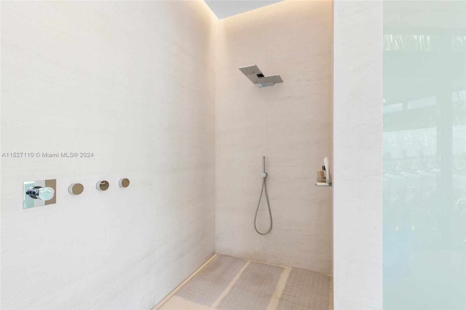 28 Minnetonka Rd, Sea Ranch Lakes, FL, 33308 United States, 5 Bedrooms Bedrooms, ,4 BathroomsBathrooms,Residential,For Sale,Minnetonka Rd,A11527110