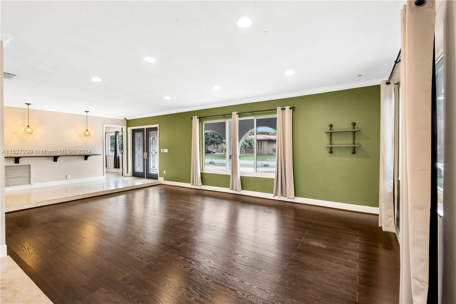 19320 E Saint Andrews Dr, Hialeah, Florida 33015, 5 Bedrooms Bedrooms, ,2 BathroomsBathrooms,Residential,For Sale,19320 E Saint Andrews Dr,A11527299