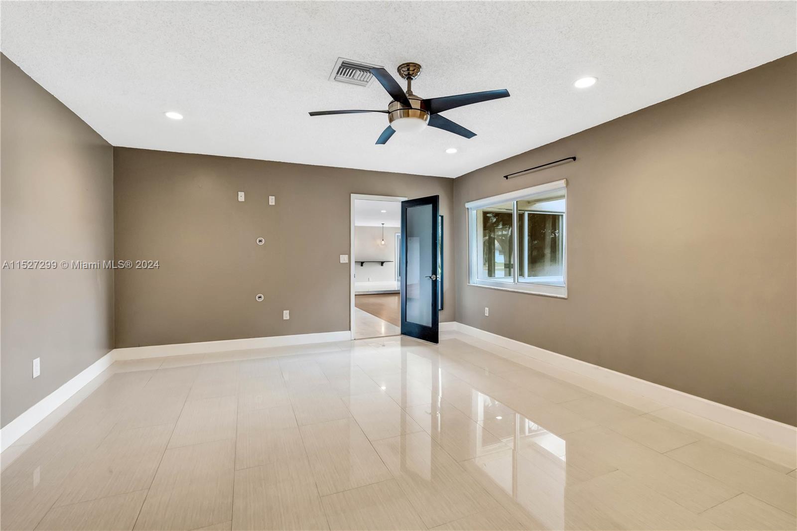 19320 E Saint Andrews Dr, Hialeah, Florida 33015, 5 Bedrooms Bedrooms, ,2 BathroomsBathrooms,Residential,For Sale,19320 E Saint Andrews Dr,A11527299