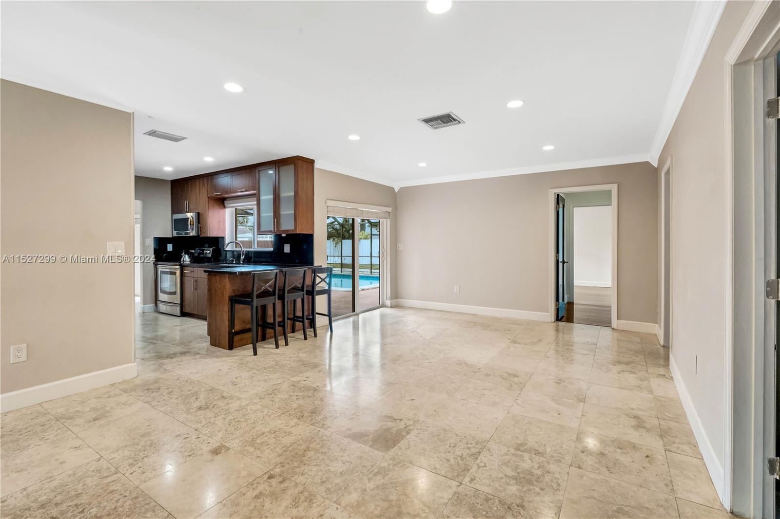 19320 E Saint Andrews Dr, Hialeah, Florida 33015, 5 Bedrooms Bedrooms, ,2 BathroomsBathrooms,Residential,For Sale,19320 E Saint Andrews Dr,A11527299