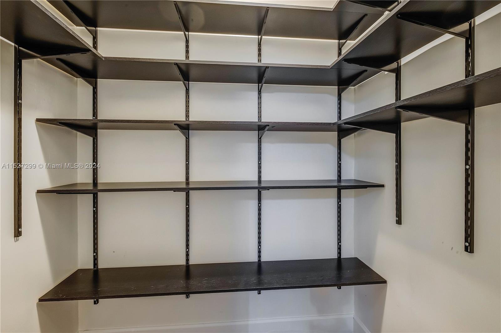 19320 E Saint Andrews Dr, Hialeah, Florida 33015, 5 Bedrooms Bedrooms, ,2 BathroomsBathrooms,Residential,For Sale,19320 E Saint Andrews Dr,A11527299