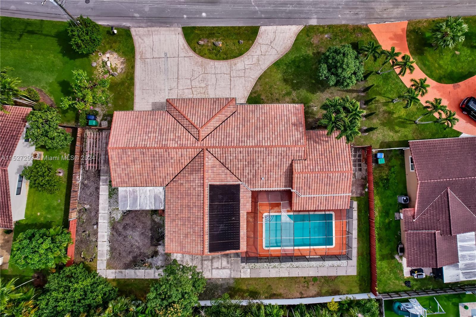19320 E Saint Andrews Dr, Hialeah, Florida 33015, 5 Bedrooms Bedrooms, ,2 BathroomsBathrooms,Residential,For Sale,19320 E Saint Andrews Dr,A11527299