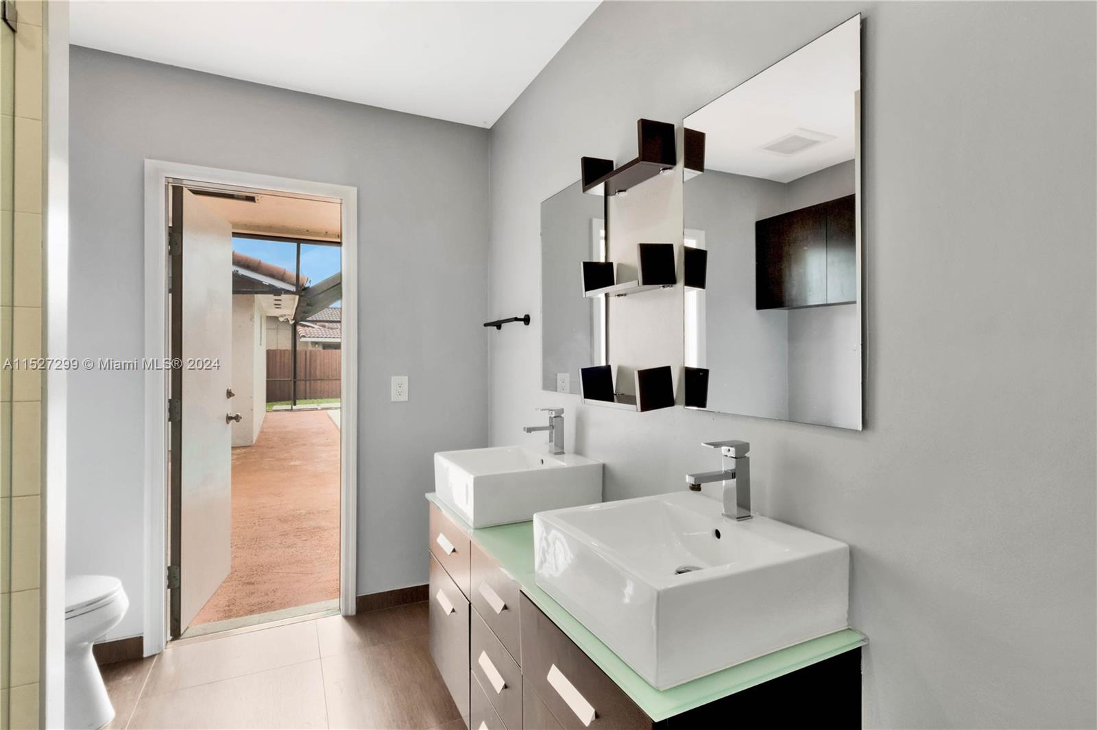 19320 E Saint Andrews Dr, Hialeah, Florida 33015, 5 Bedrooms Bedrooms, ,2 BathroomsBathrooms,Residential,For Sale,19320 E Saint Andrews Dr,A11527299