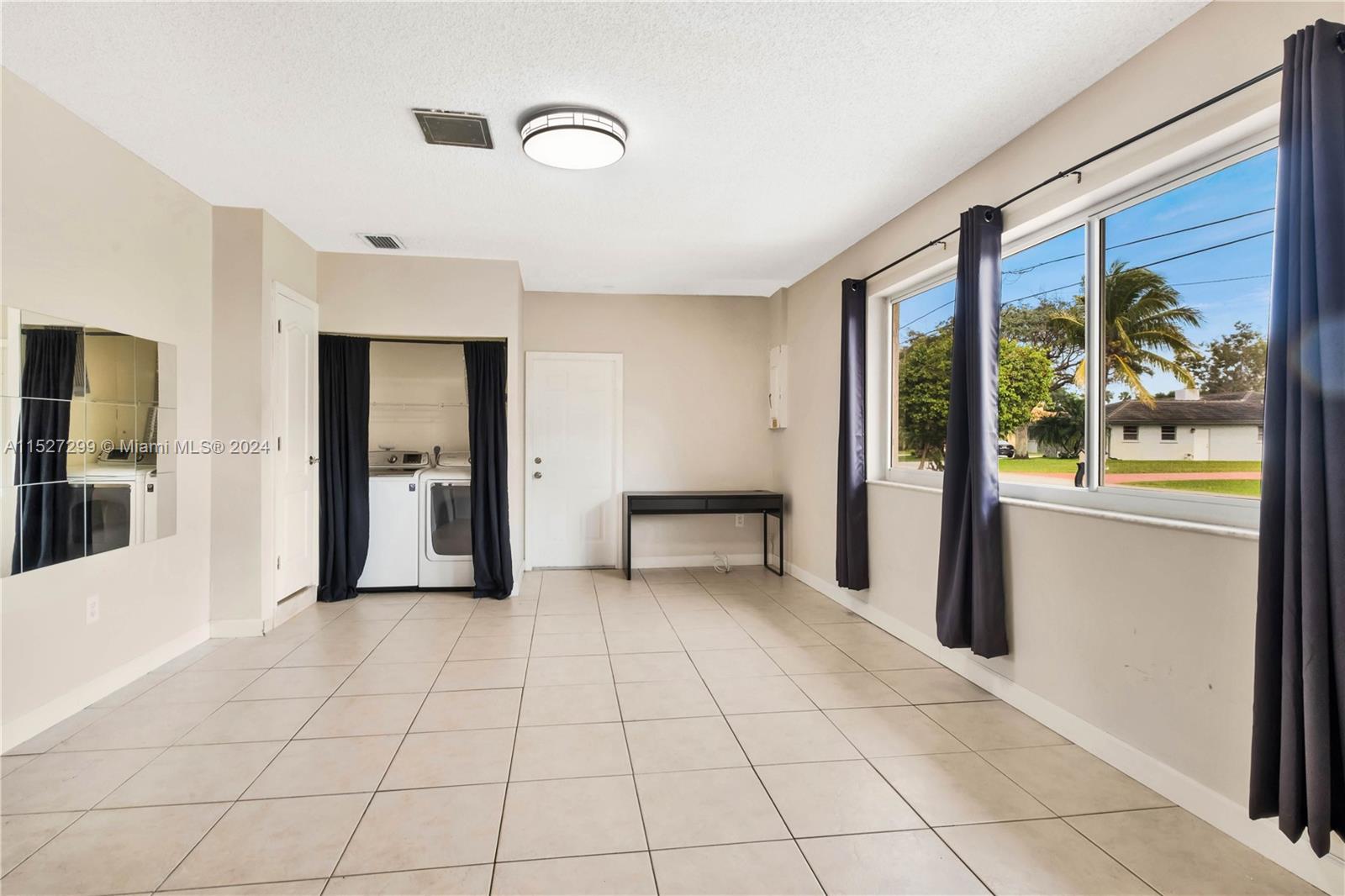 19320 E Saint Andrews Dr, Hialeah, Florida 33015, 5 Bedrooms Bedrooms, ,2 BathroomsBathrooms,Residential,For Sale,19320 E Saint Andrews Dr,A11527299