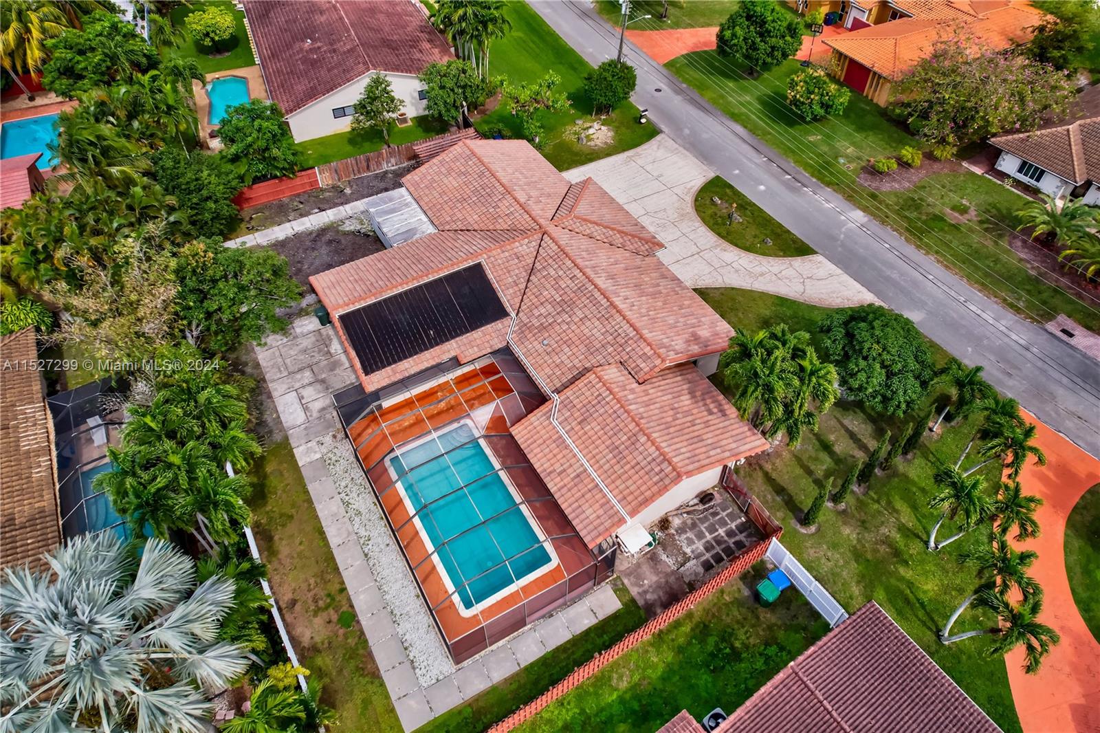 19320 E Saint Andrews Dr, Hialeah, Florida 33015, 5 Bedrooms Bedrooms, ,2 BathroomsBathrooms,Residential,For Sale,19320 E Saint Andrews Dr,A11527299