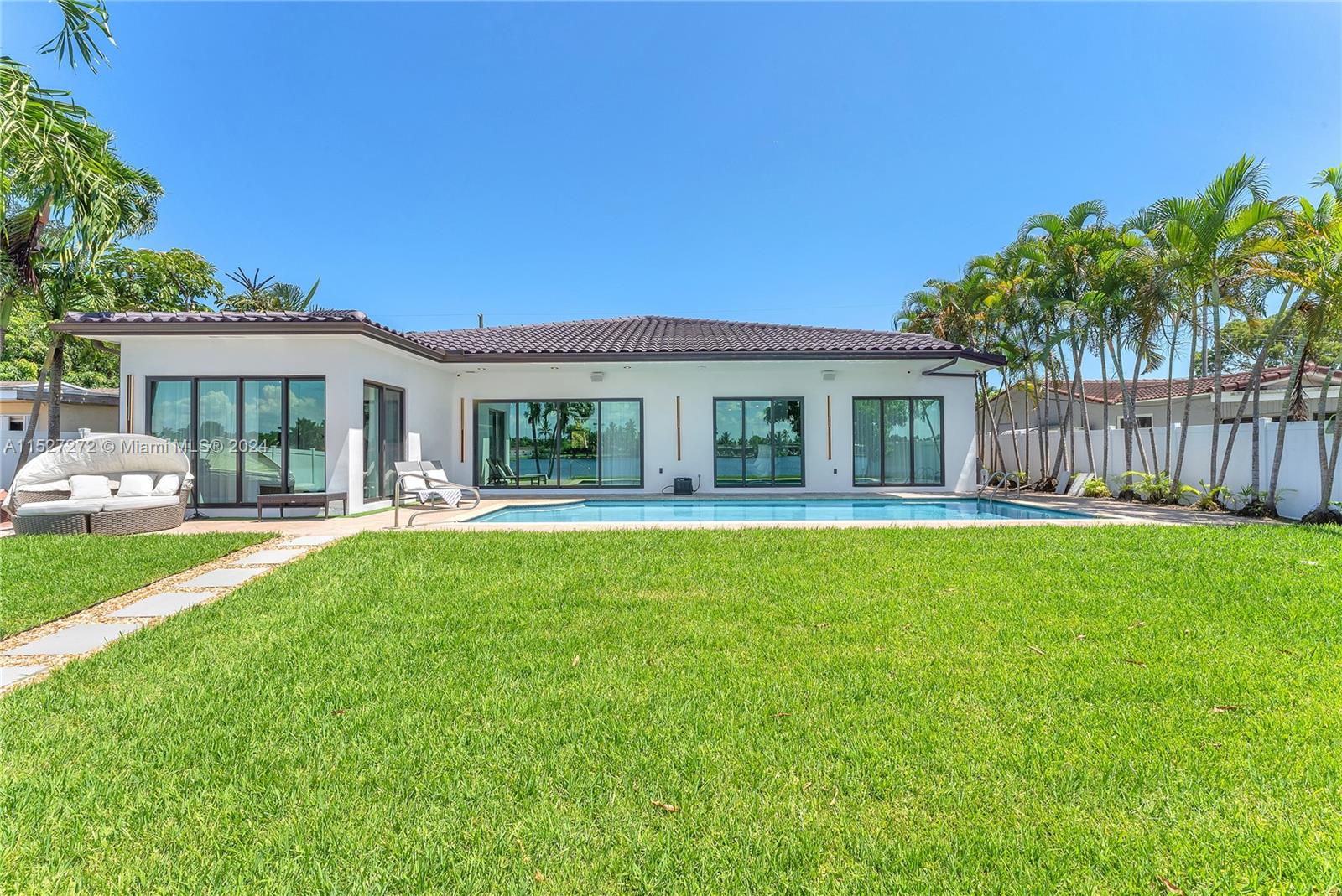 21100 25th Ct, Miami, FL, 33180 United States, 3 Bedrooms Bedrooms, ,3 BathroomsBathrooms,Residential,For Sale,25th Ct,A11527272