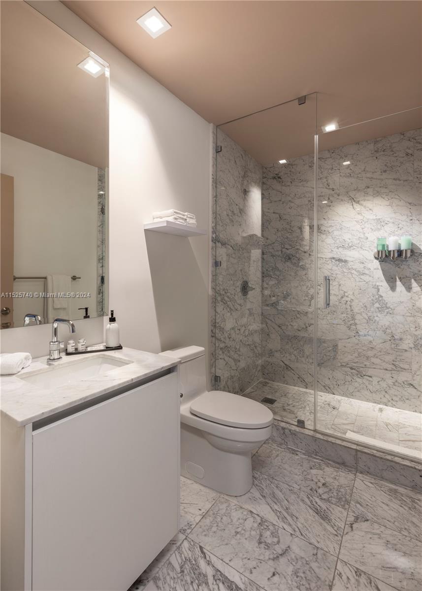 Owner's Guest Suite Bathroom