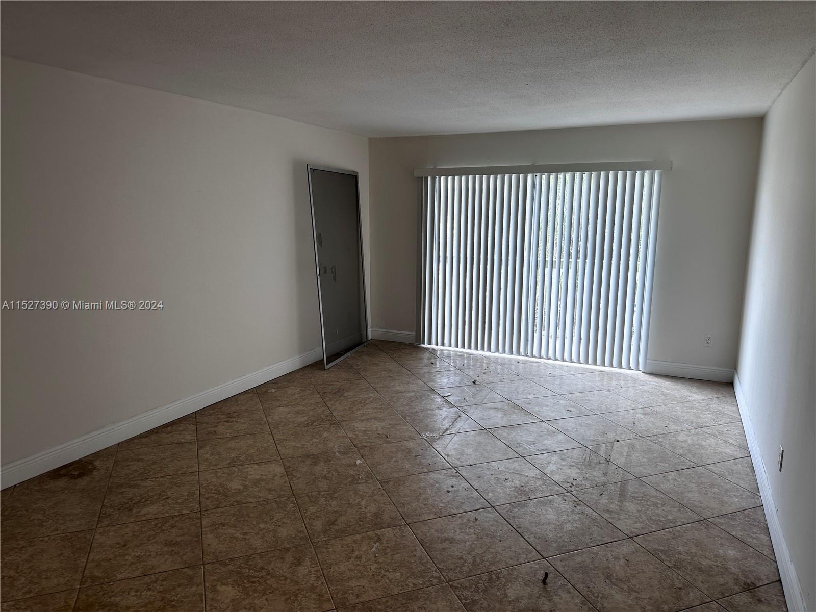 15205 NE 6th Ave D205, Miami, Florida 33162, 2 Bedrooms Bedrooms, ,2 BathroomsBathrooms,Residential,For Sale,15205 NE 6th Ave D205,A11527390