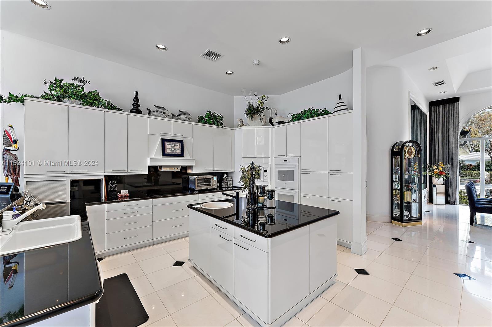 200 Spyglass Ln, Jupiter, FL, 33477 United States, 4 Bedrooms Bedrooms, ,6 BathroomsBathrooms,Residential,For Sale,Spyglass Ln,A11524101