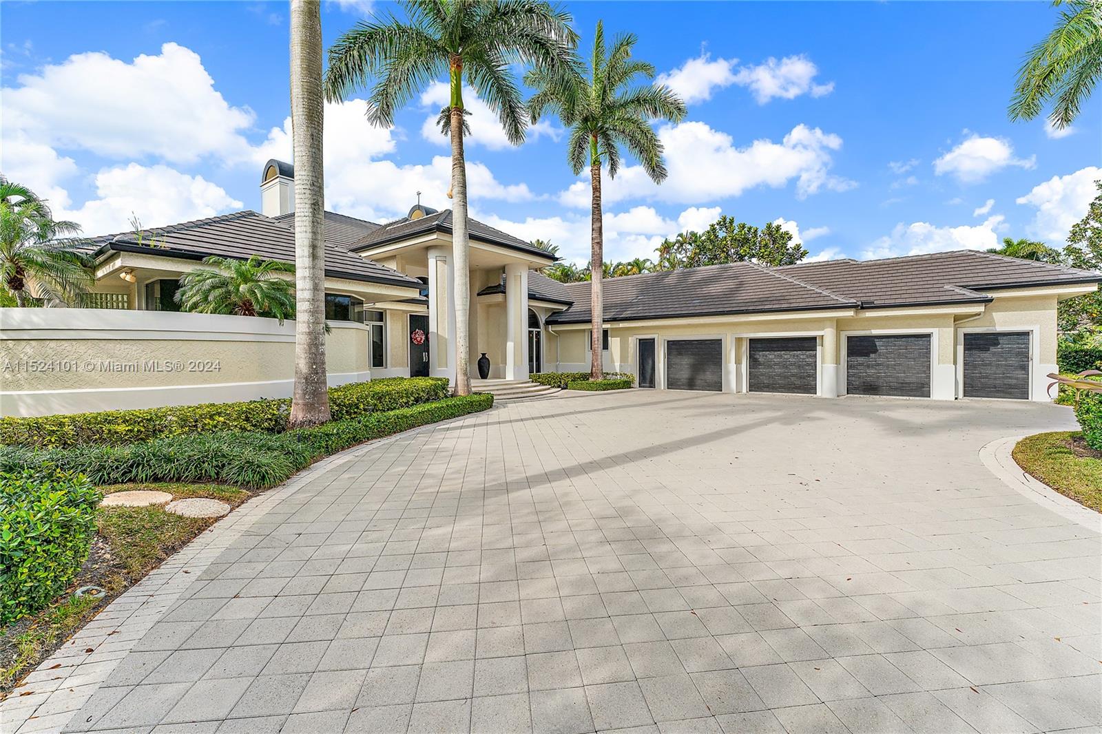 200 Spyglass Ln, Jupiter, FL, 33477 United States, 4 Bedrooms Bedrooms, ,6 BathroomsBathrooms,Residential,For Sale,Spyglass Ln,A11524101