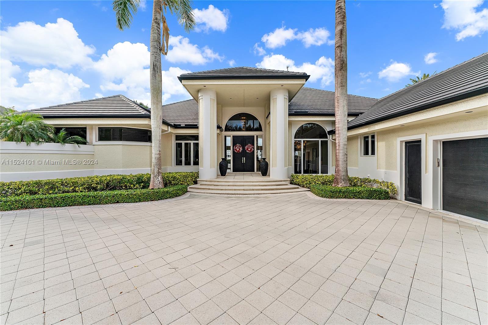 200 Spyglass Ln, Jupiter, FL, 33477 United States, 4 Bedrooms Bedrooms, ,6 BathroomsBathrooms,Residential,For Sale,Spyglass Ln,A11524101