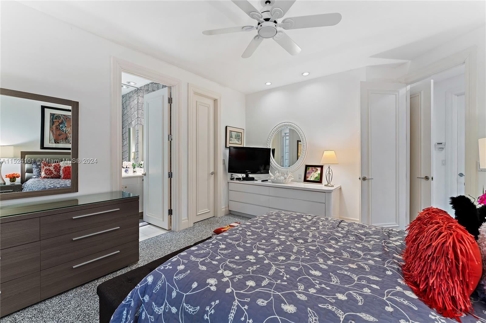 200 Spyglass Ln, Jupiter, FL, 33477 United States, 4 Bedrooms Bedrooms, ,6 BathroomsBathrooms,Residential,For Sale,Spyglass Ln,A11524101