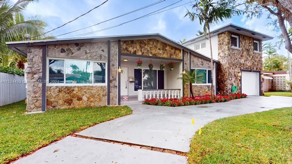 2638 Liberty St, Hollywood, Florida 33020, 5 Bedrooms Bedrooms, ,3 BathroomsBathrooms,Residential,For Sale,2638 Liberty St,A11524423