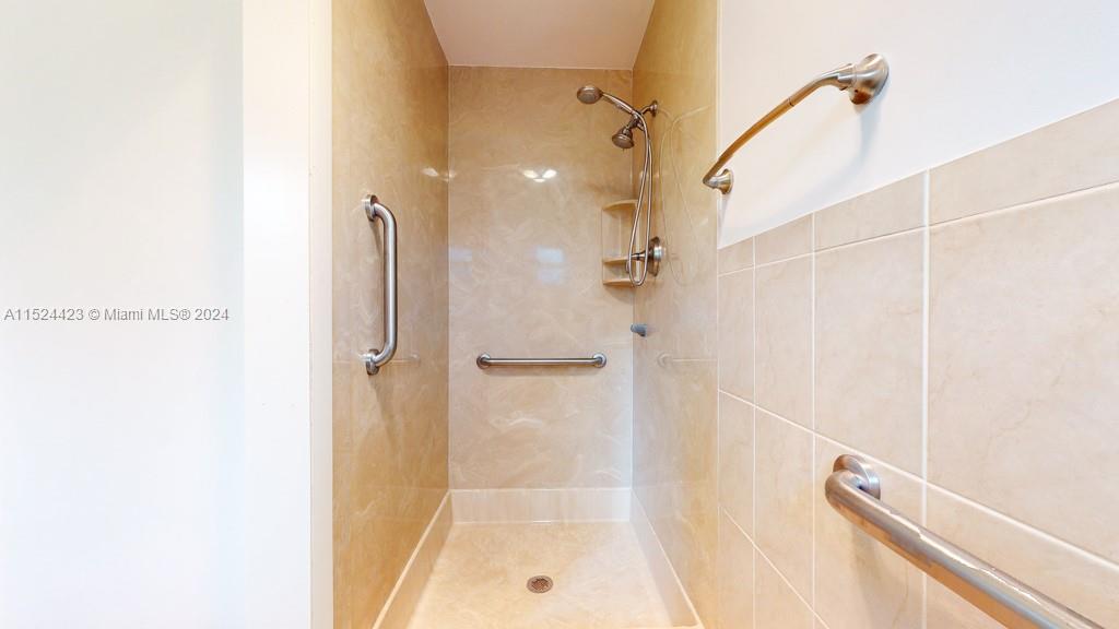 2638 Liberty St, Hollywood, Florida 33020, 5 Bedrooms Bedrooms, ,3 BathroomsBathrooms,Residential,For Sale,2638 Liberty St,A11524423