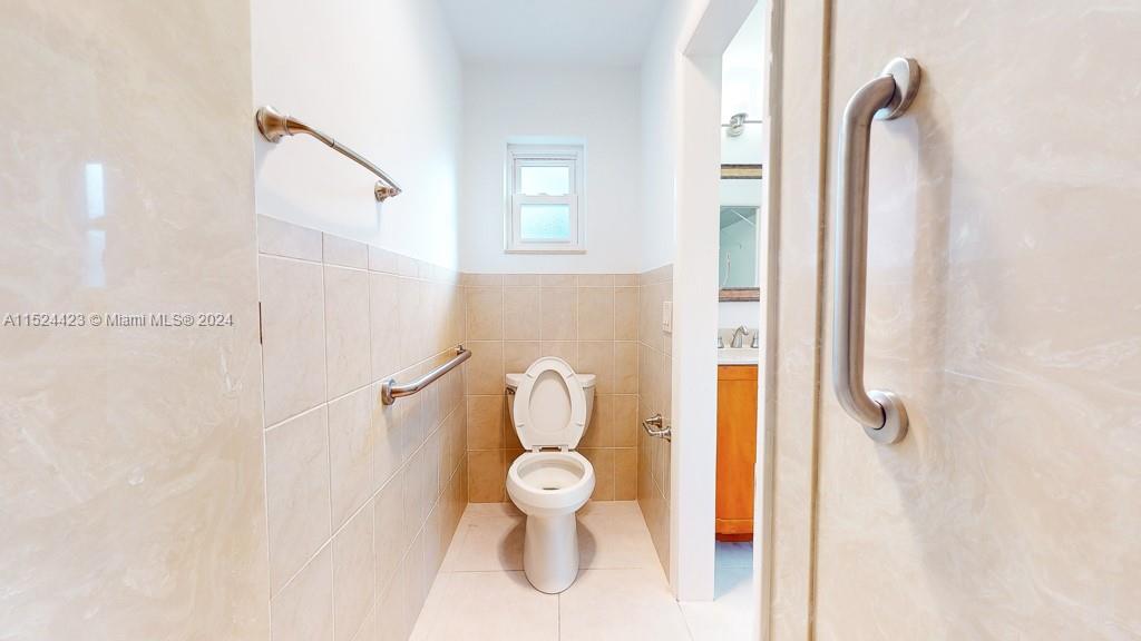 2638 Liberty St, Hollywood, Florida 33020, 5 Bedrooms Bedrooms, ,3 BathroomsBathrooms,Residential,For Sale,2638 Liberty St,A11524423