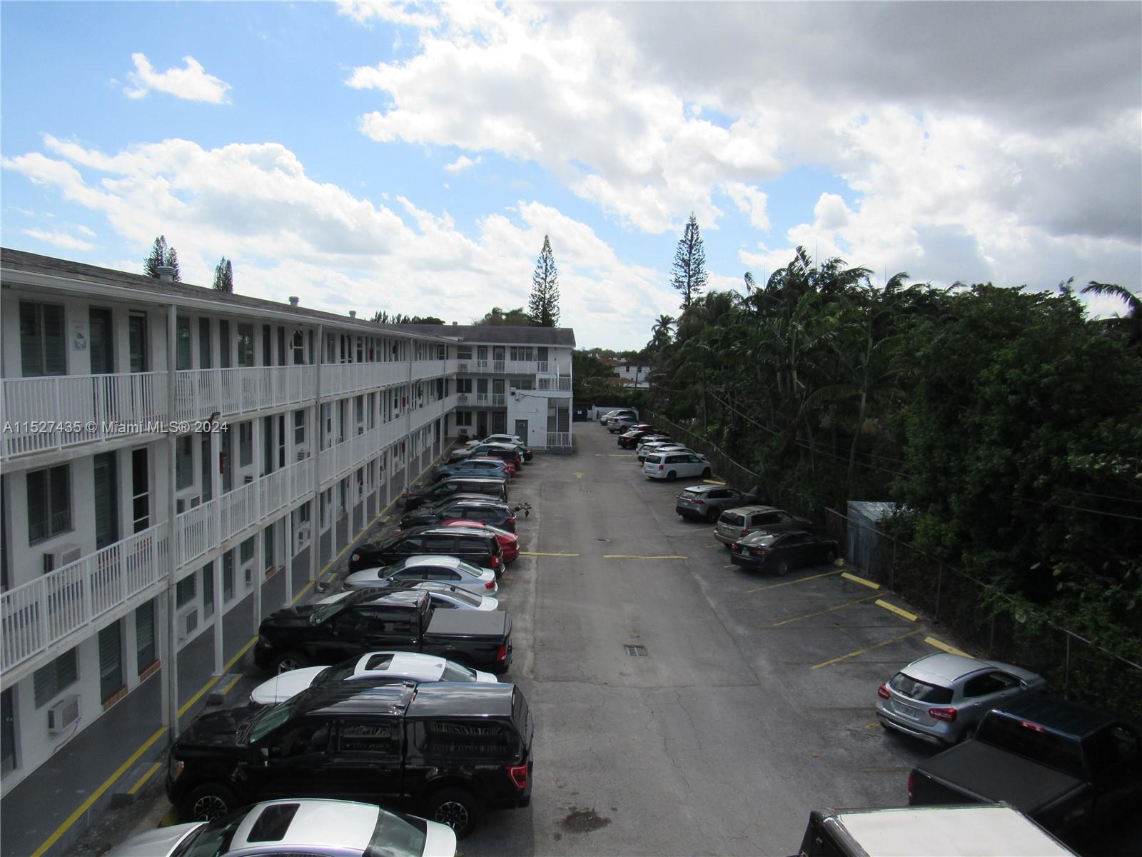 15610 NE 6th Ave 31C, Miami, Florida 33162, 1 Bedroom Bedrooms, ,1 BathroomBathrooms,Residential,For Sale,15610 NE 6th Ave 31C,A11527435