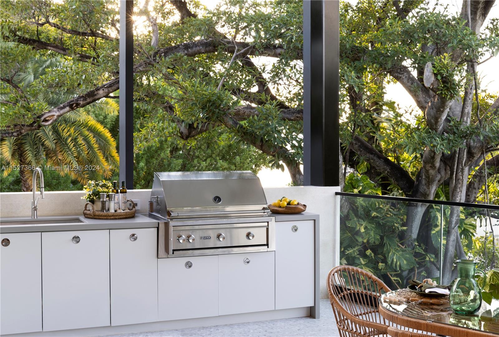 Outdoor kitchen terrace