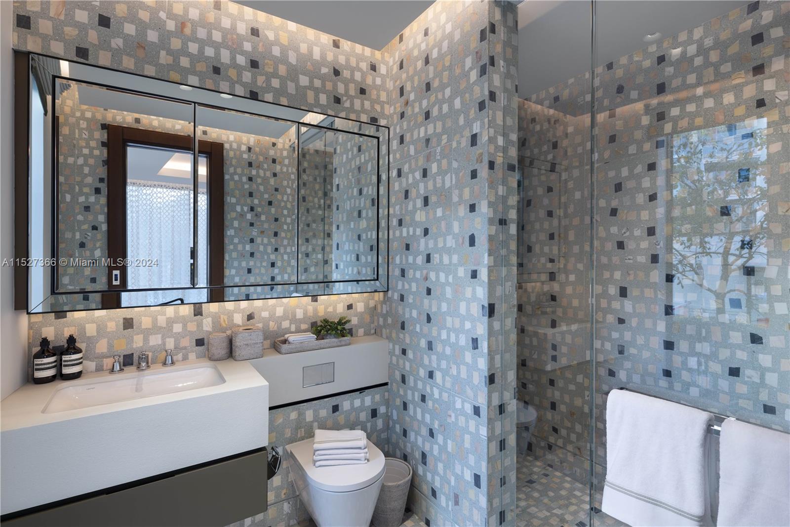 2000 Bay Rd, Miami Beach, FL, 33140 United States, 4 Bedrooms Bedrooms, ,4 BathroomsBathrooms,Residential,For Sale,Bay Rd,A11527366