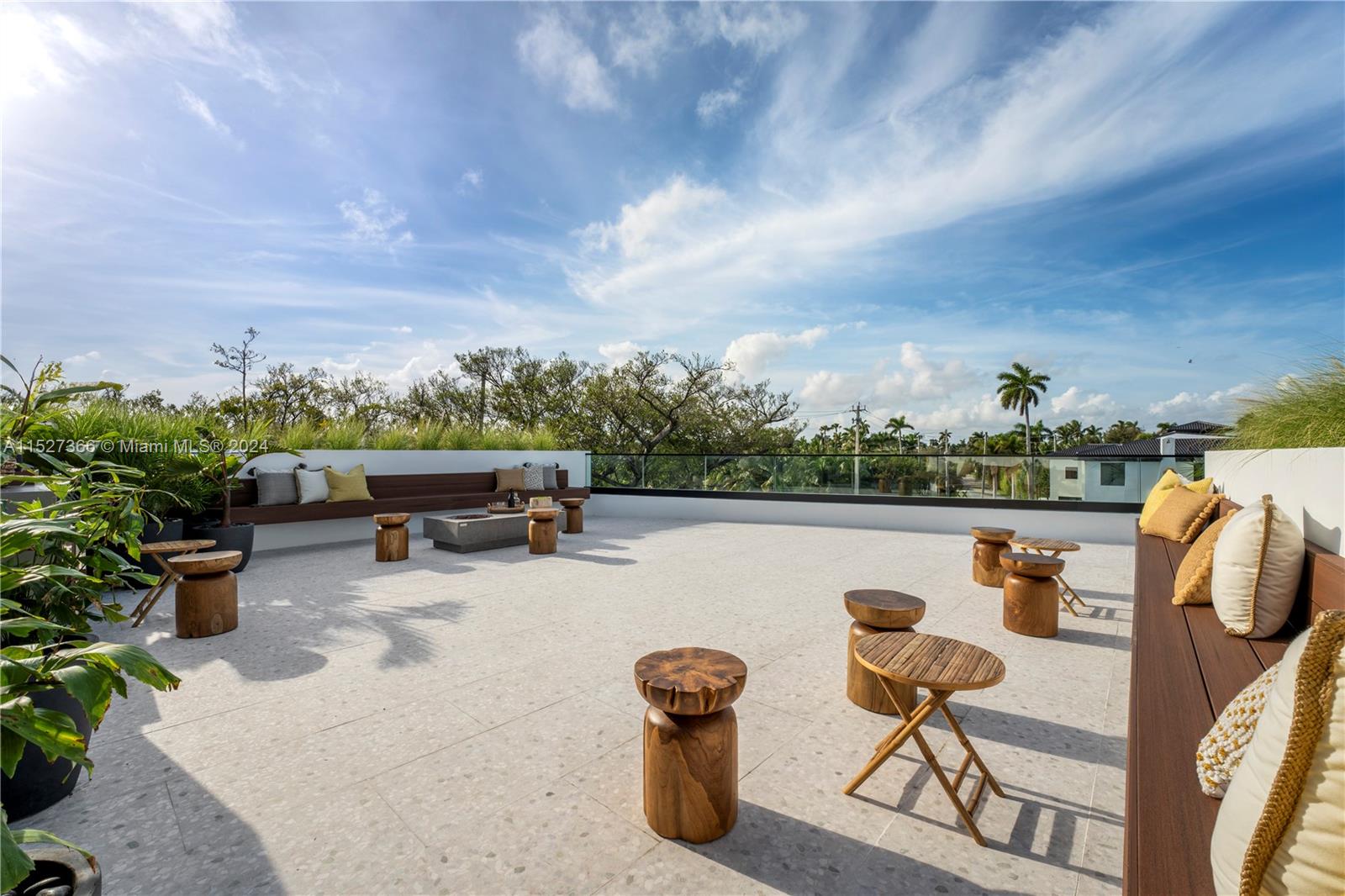 2000 Bay Rd, Miami Beach, FL, 33140 United States, 4 Bedrooms Bedrooms, ,4 BathroomsBathrooms,Residential,For Sale,Bay Rd,A11527366