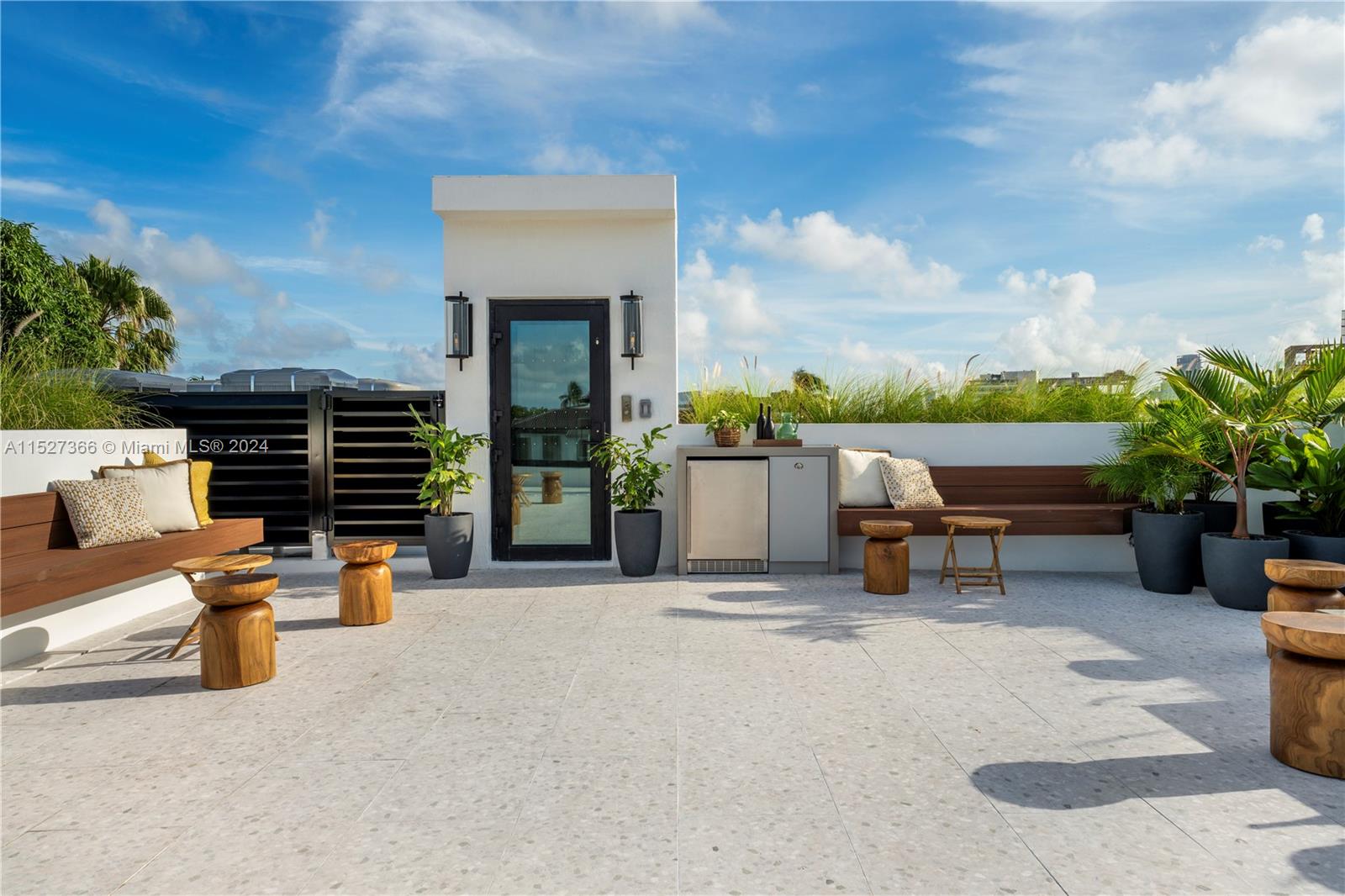 2000 Bay Rd, Miami Beach, FL, 33140 United States, 4 Bedrooms Bedrooms, ,4 BathroomsBathrooms,Residential,For Sale,Bay Rd,A11527366