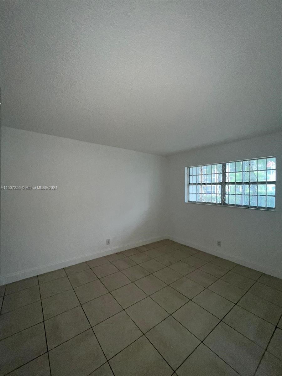 220 SW 9th Ave 117, Hallandale Beach, Florida 33009, 1 Bedroom Bedrooms, ,1 BathroomBathrooms,Residential,For Sale,220 SW 9th Ave 117,A11507255