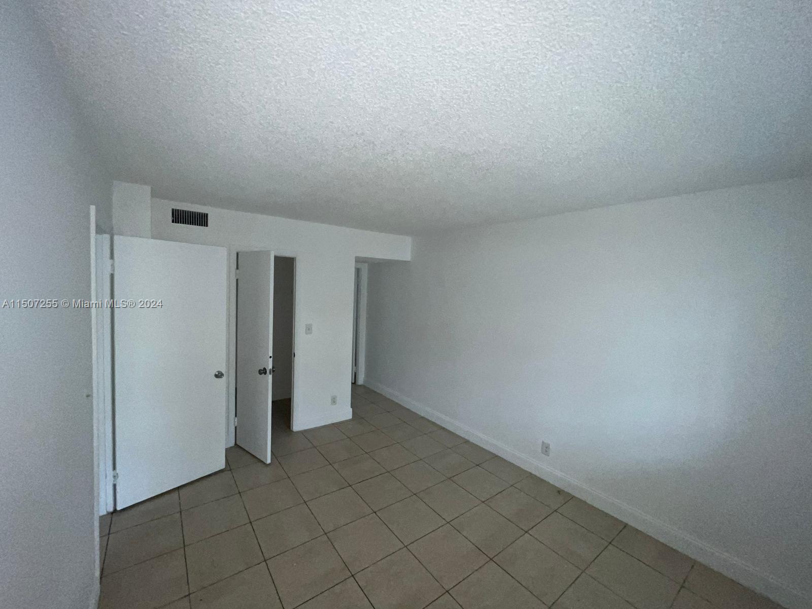 220 SW 9th Ave 117, Hallandale Beach, Florida 33009, 1 Bedroom Bedrooms, ,1 BathroomBathrooms,Residential,For Sale,220 SW 9th Ave 117,A11507255