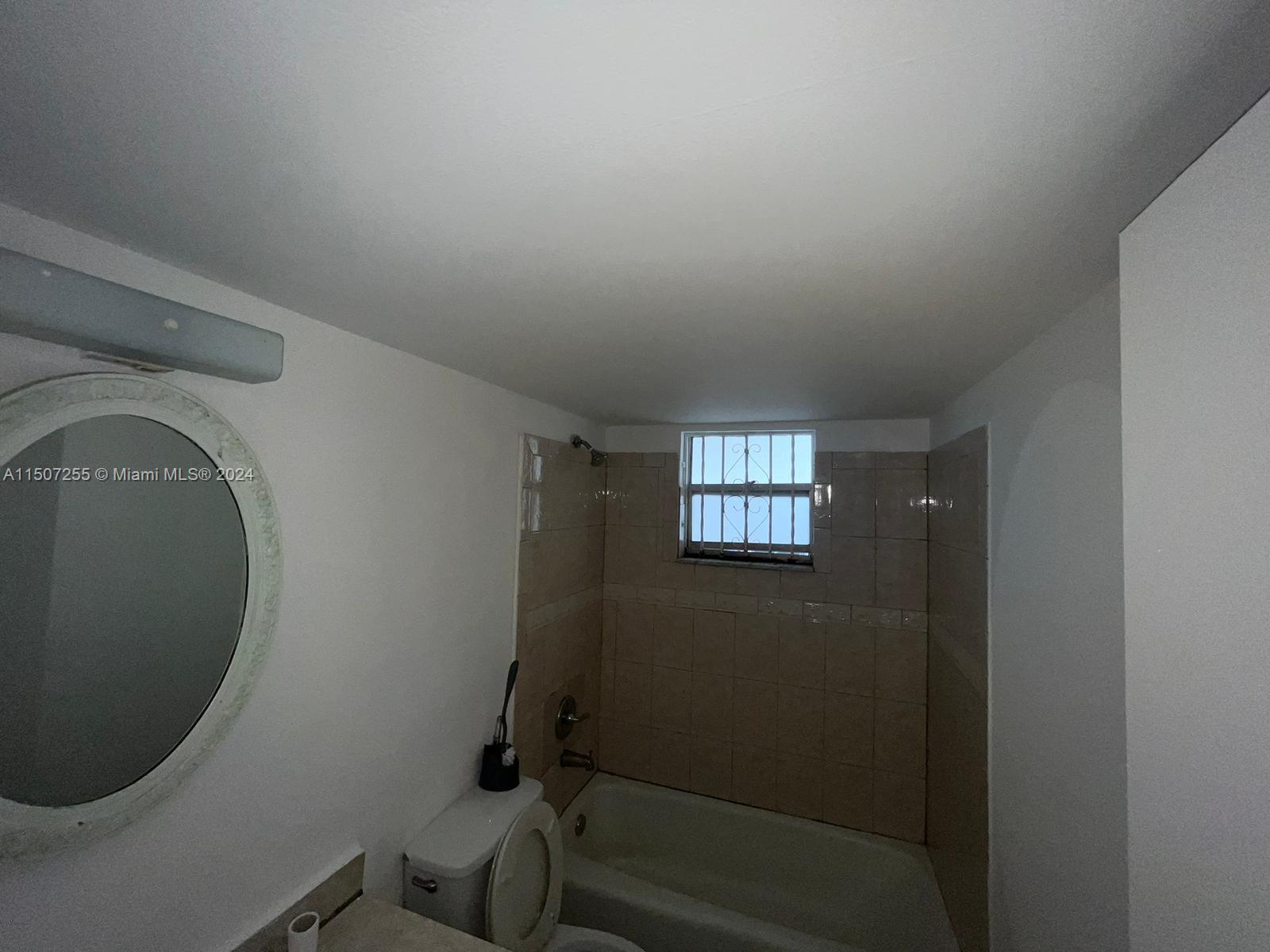 220 SW 9th Ave 117, Hallandale Beach, Florida 33009, 1 Bedroom Bedrooms, ,1 BathroomBathrooms,Residential,For Sale,220 SW 9th Ave 117,A11507255