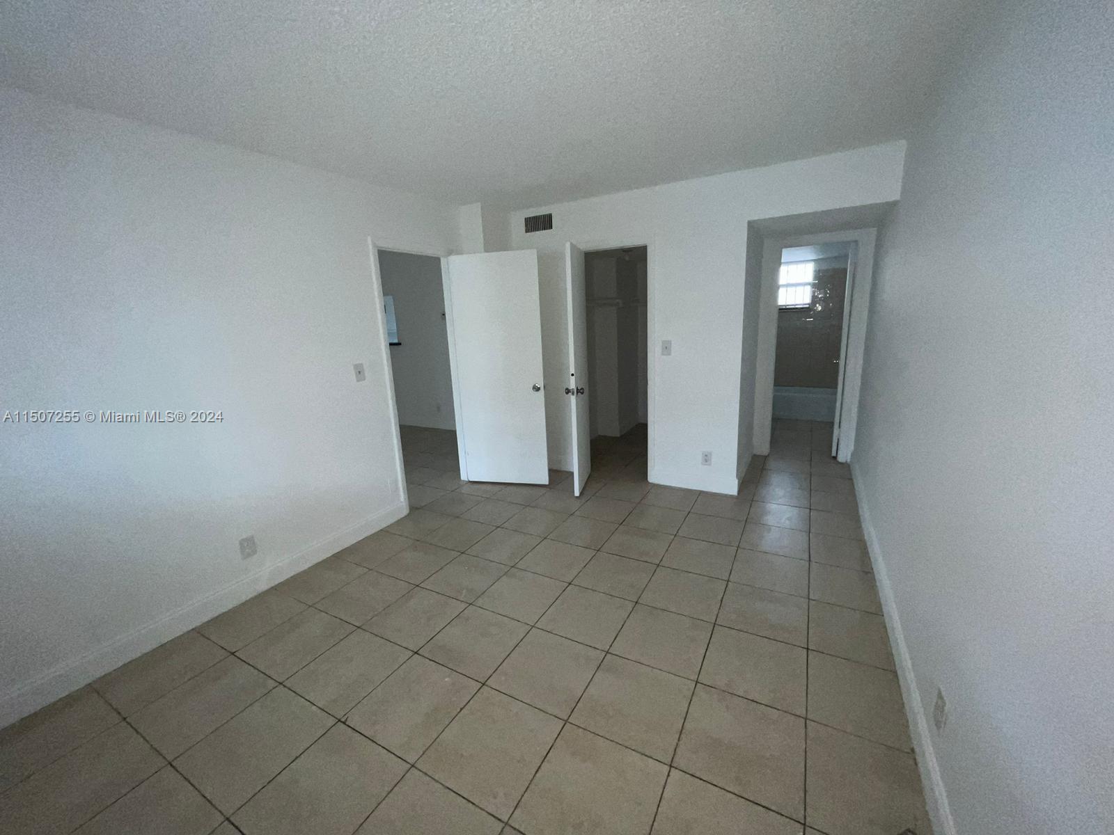 220 SW 9th Ave 117, Hallandale Beach, Florida 33009, 1 Bedroom Bedrooms, ,1 BathroomBathrooms,Residential,For Sale,220 SW 9th Ave 117,A11507255