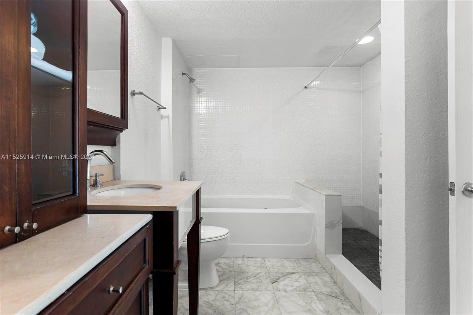 500 NE 29th St 808, Miami, Florida 33137, 2 Bedrooms Bedrooms, ,2 BathroomsBathrooms,Residential,For Sale,500 NE 29th St 808,A11525914