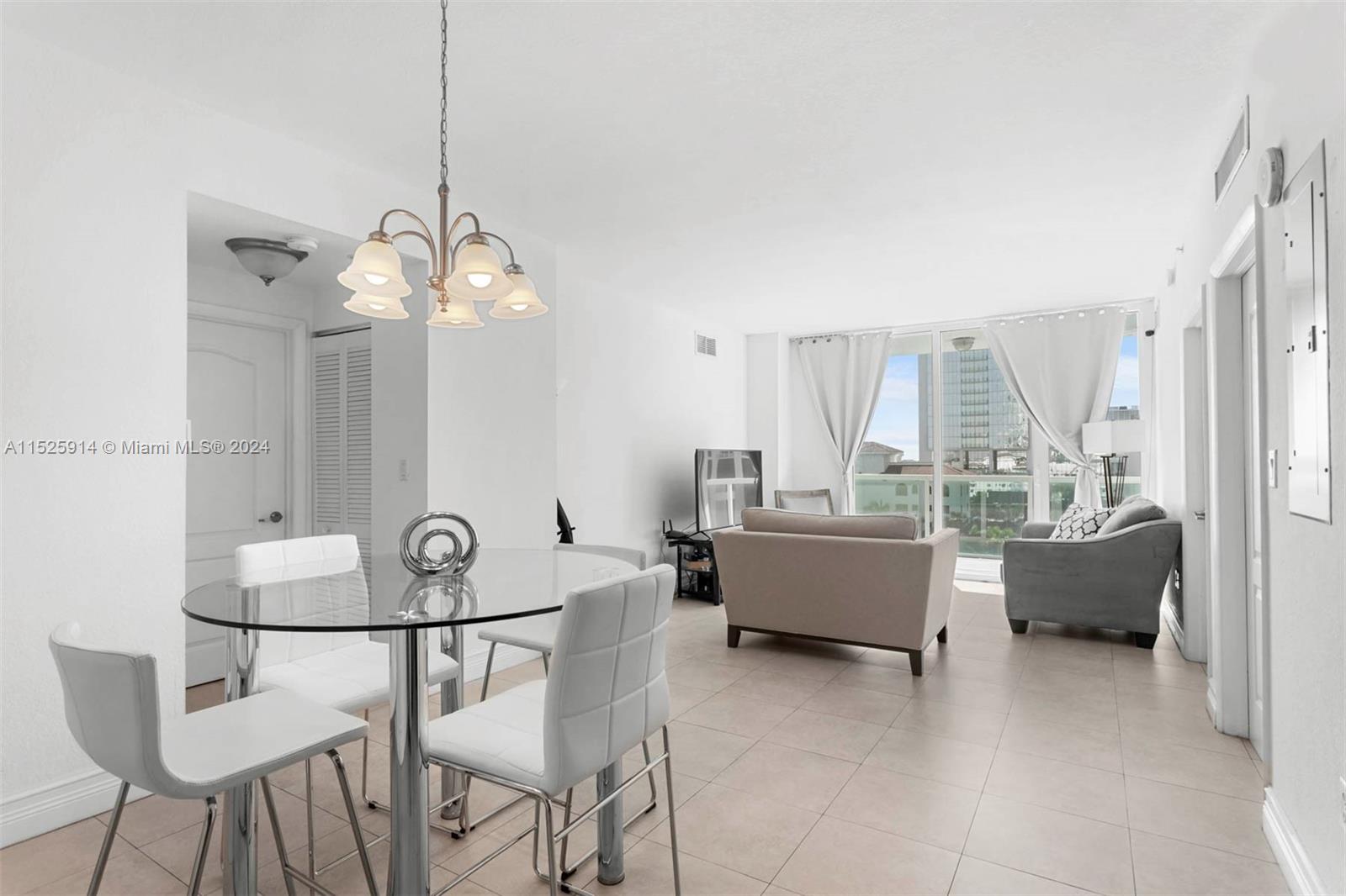 500 NE 29th St 808, Miami, Florida 33137, 2 Bedrooms Bedrooms, ,2 BathroomsBathrooms,Residential,For Sale,500 NE 29th St 808,A11525914